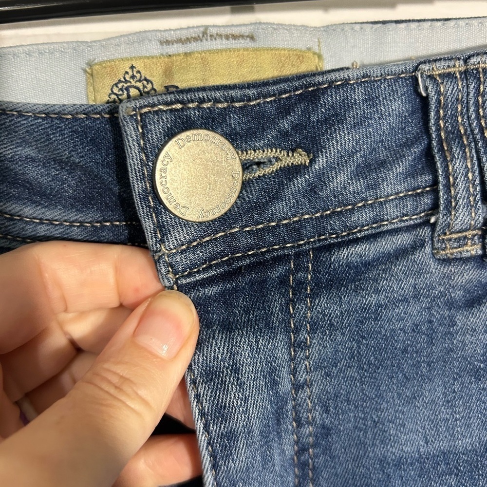 Democracy women’s size 8 ab technology skinny jeans. Blue. Denim. - Picture 3 of 6